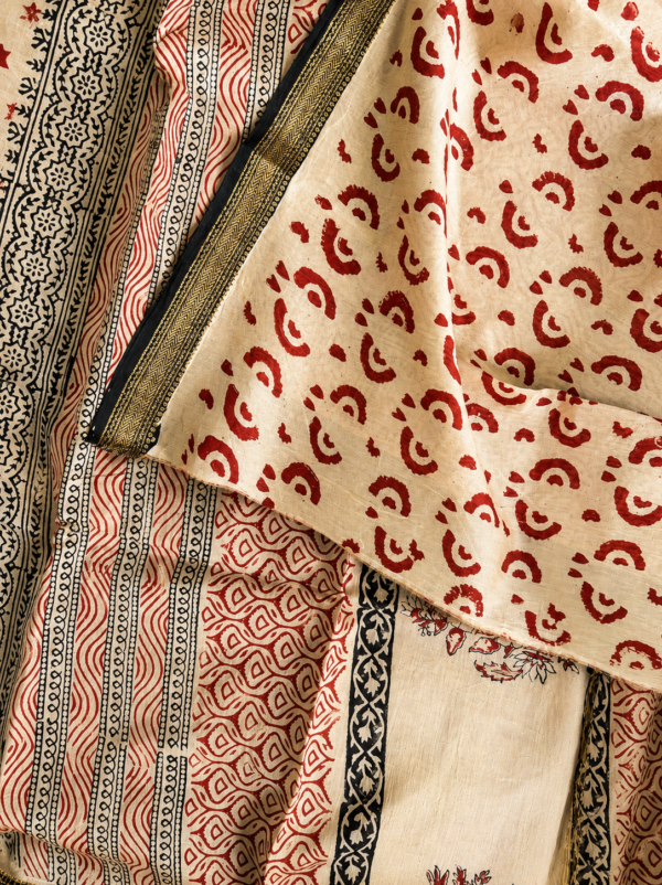2026/05/1001026493.png Handblock Printed Maheshwari Silk Saree