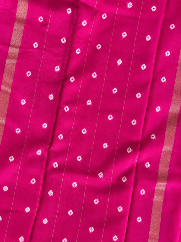 2026/05/1001026499.png Handblock Printed Maheshwari Silk Saree